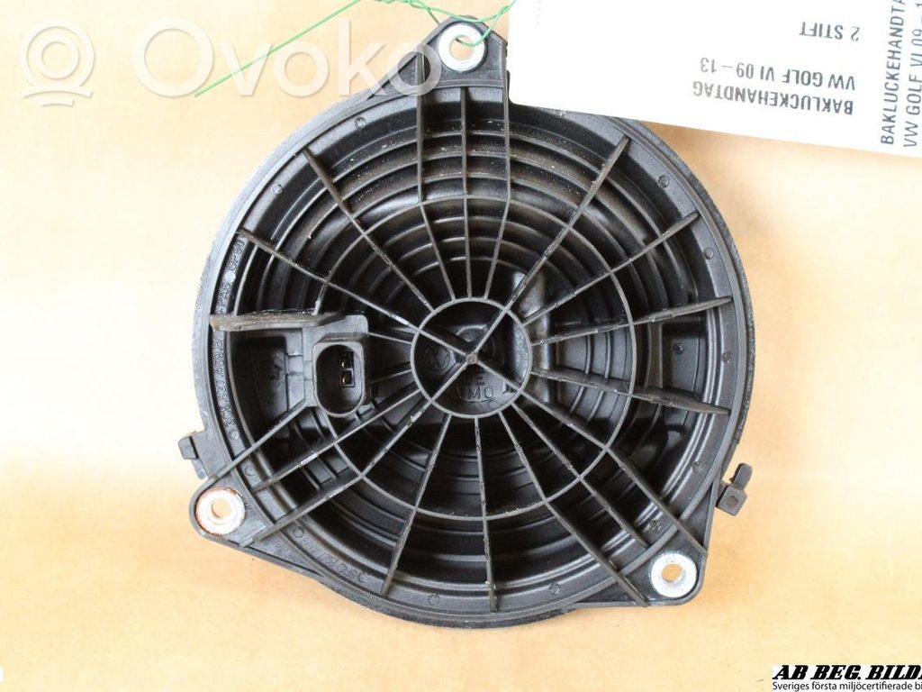 Volkswagen Golf VI Uchwyt / Rączka zewnętrzna otwierania klapy tylnej / bagażnika 