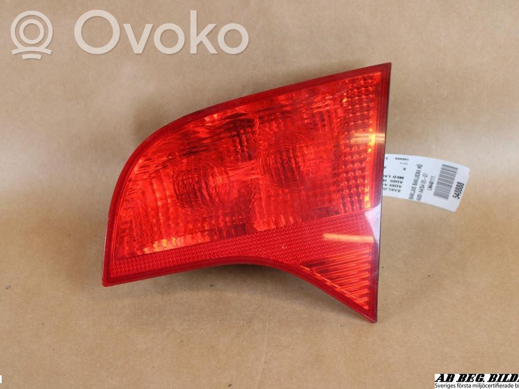 Audi A4 S4 B7 8E 8H Galinis žibintas dangtyje