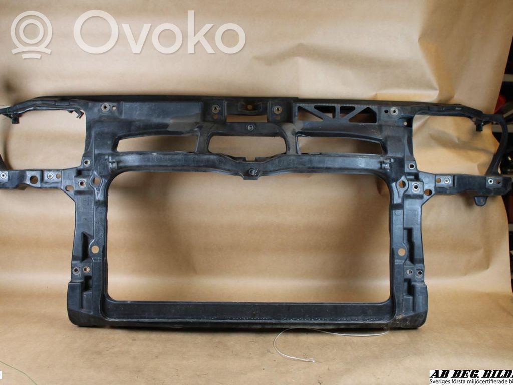 Volkswagen Golf IV Radiatorių panelė