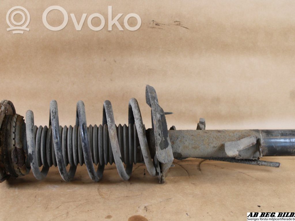 Volvo V70 Ammortizzatore anteriore con molla elicoidale
