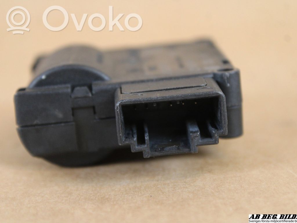 Audi A6 S6 C6 4F Ilmastointilaitteen läpän käyttölaite/moottori (A/C)