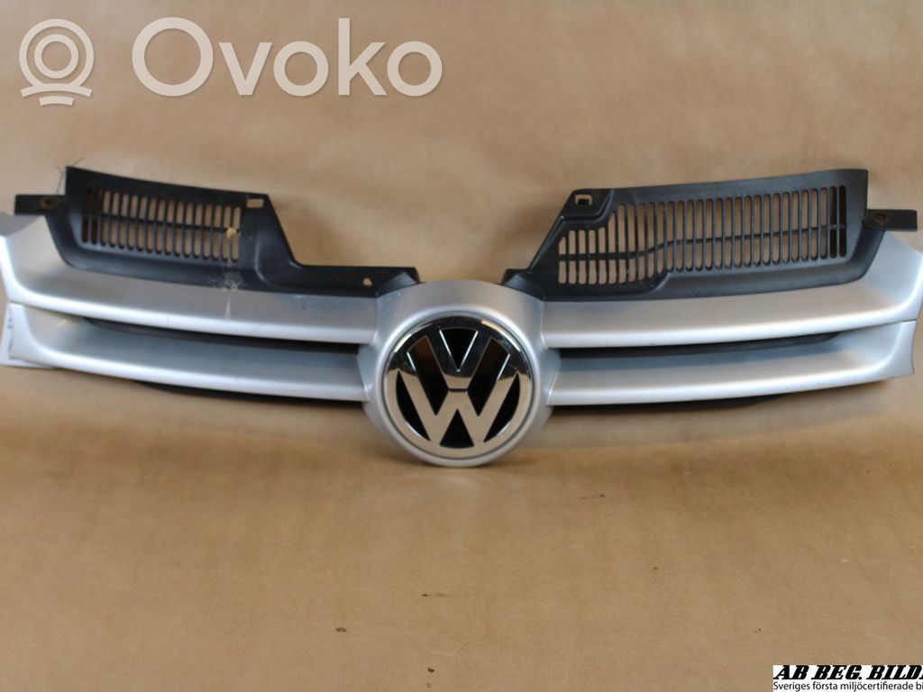 Volkswagen Golf V Oberes Gitter vorne 