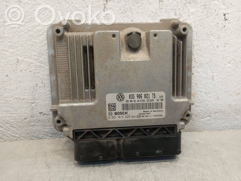Volkswagen Golf V Engine control unit/module 