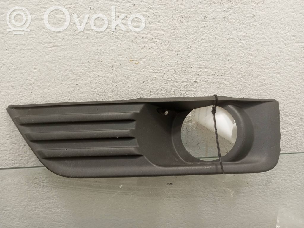 Ford Focus Etusumuvalon ritilä 