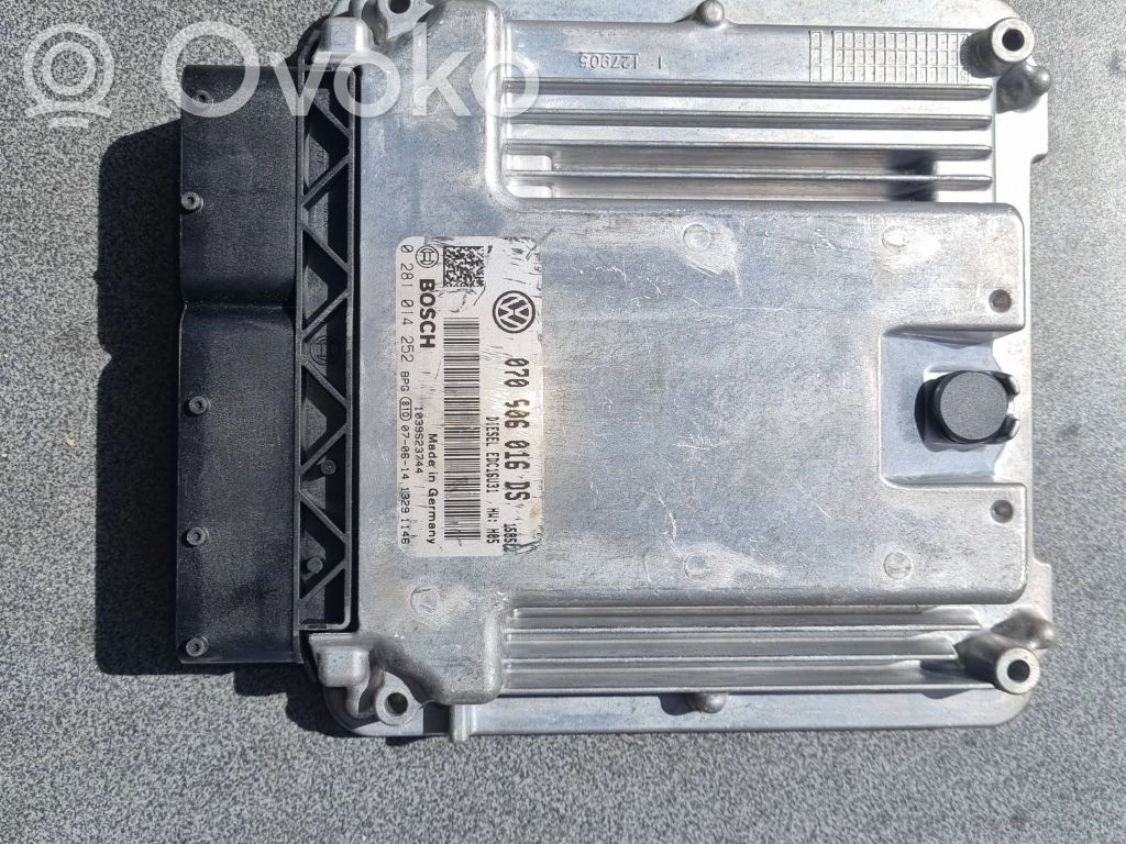 Volkswagen Transporter - Caravelle T5 Sterownik / Moduł ECU 