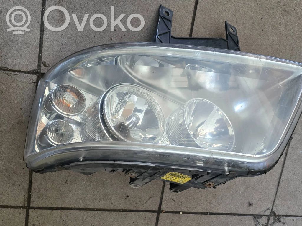 Volkswagen Transporter - Caravelle T5 Lampa przednia 