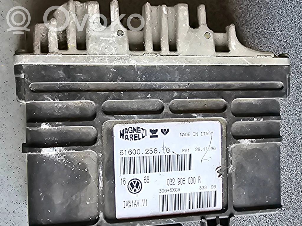 Volkswagen Golf III Engine control unit/module 