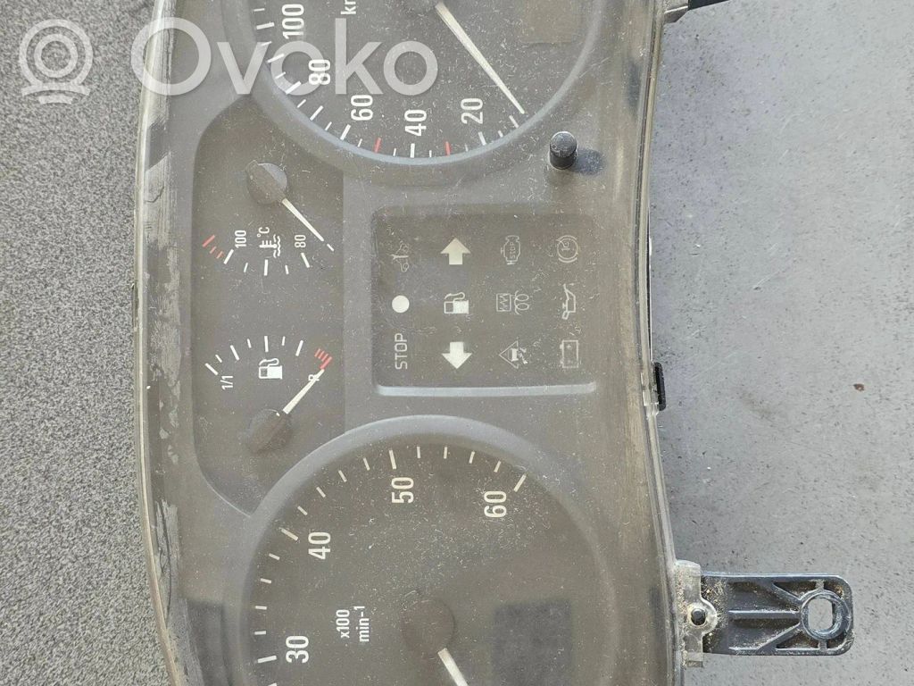 Opel Vivaro Speedometer (instrument cluster) 