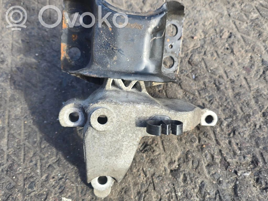 Renault Twingo II Engine mount bracket 
