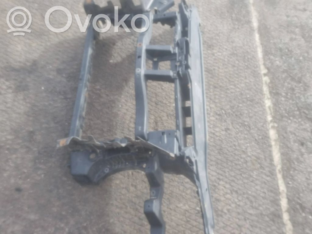 Volkswagen PASSAT B6 Radiatorių panelė 