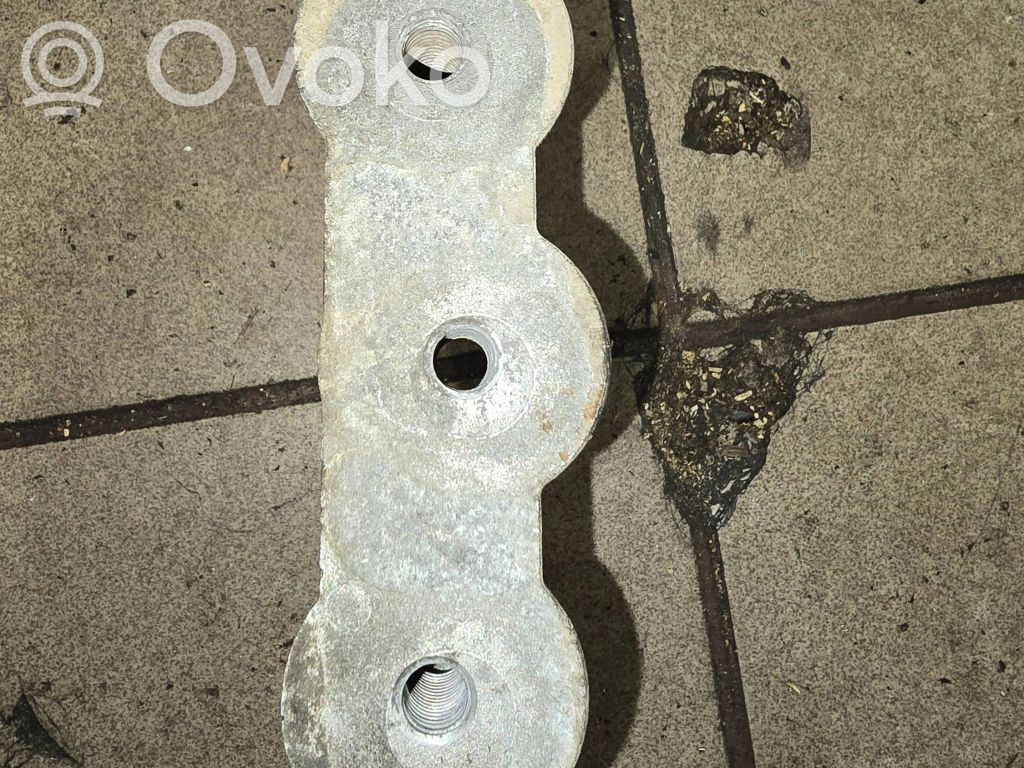 Opel Mokka Engine mounting bracket 