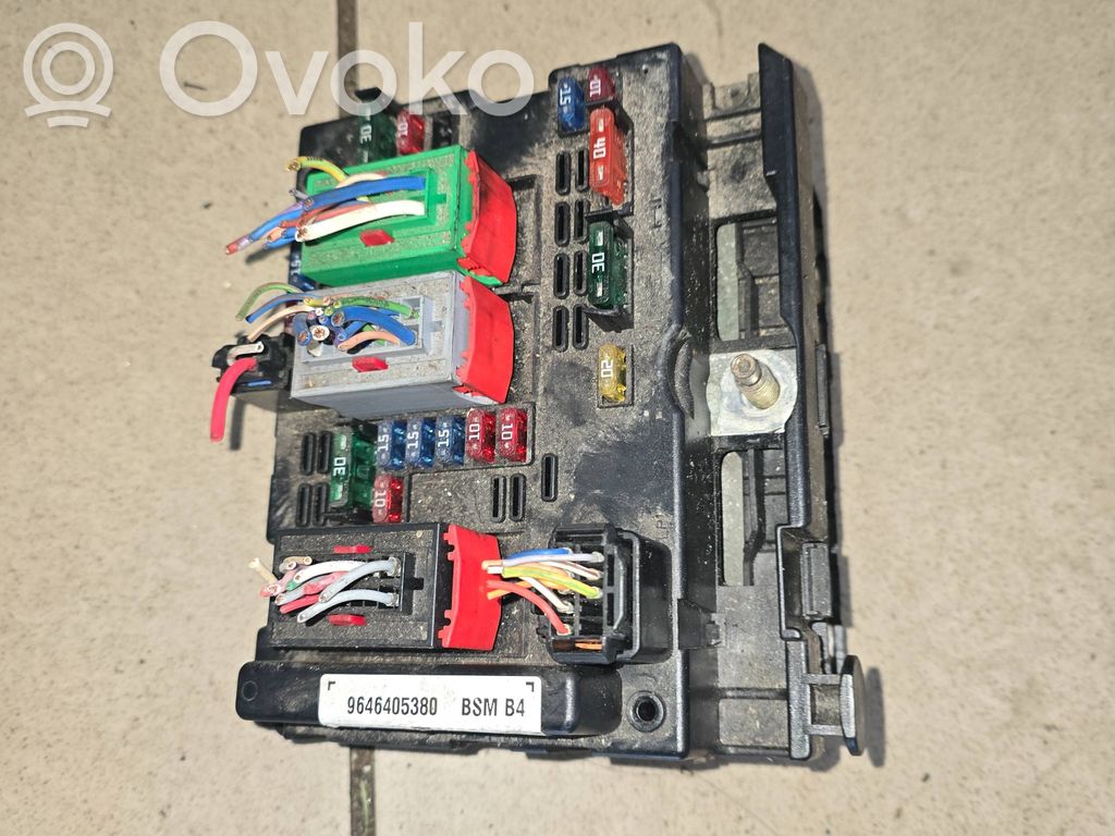 Citroen C4 I Saugiklių blokas 