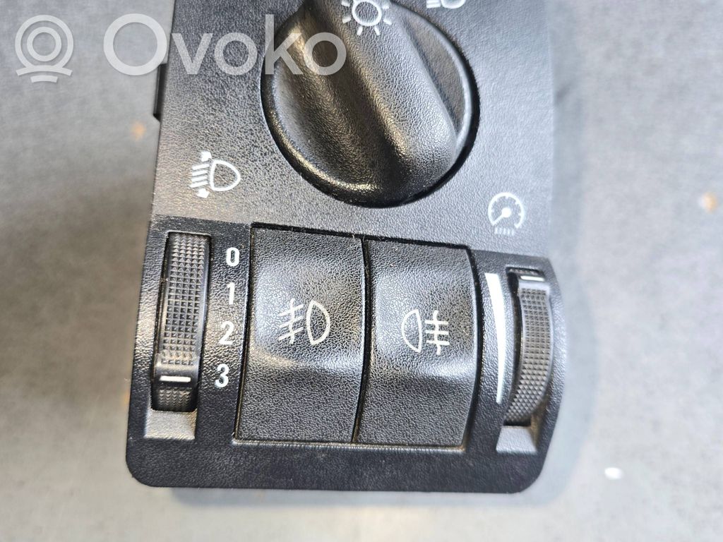 Opel Astra G Light switch 