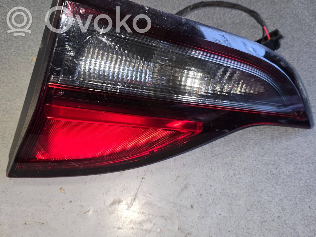 Opel Zafira C Lampă spate în capacul portbagajului 