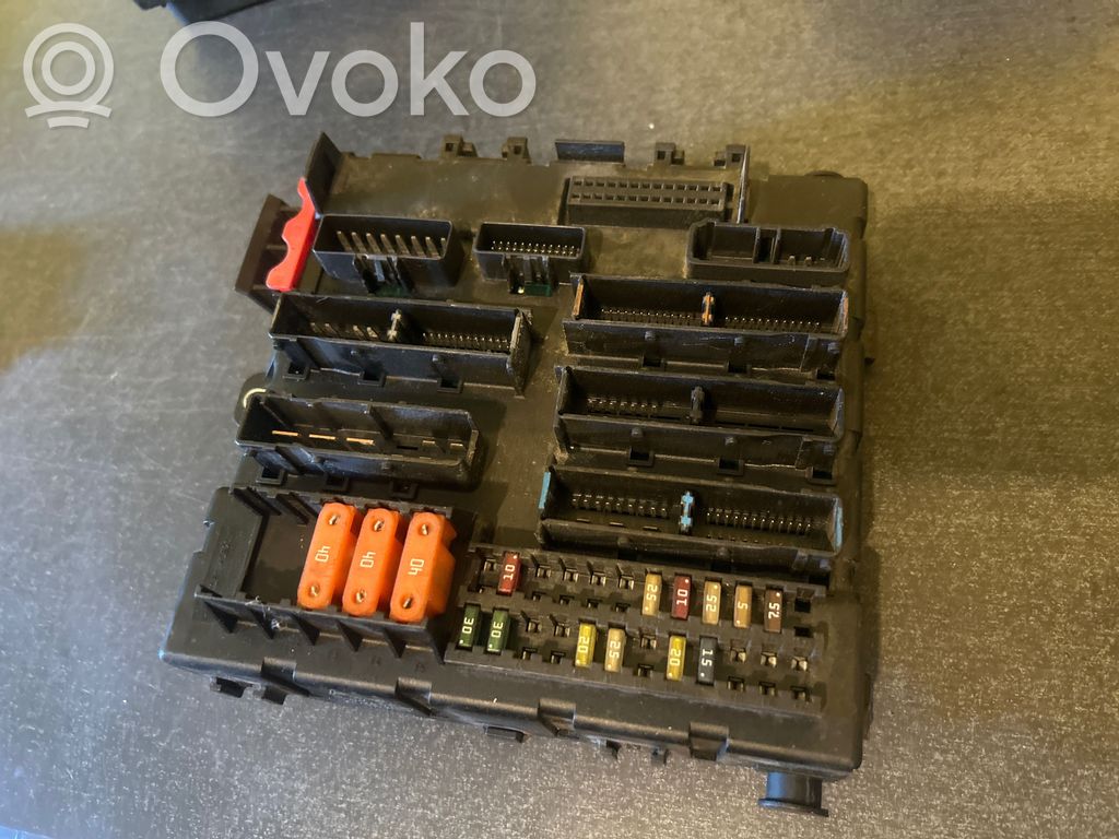 Ramka / Moduł bezpieczników   13112914,00070010,519049027