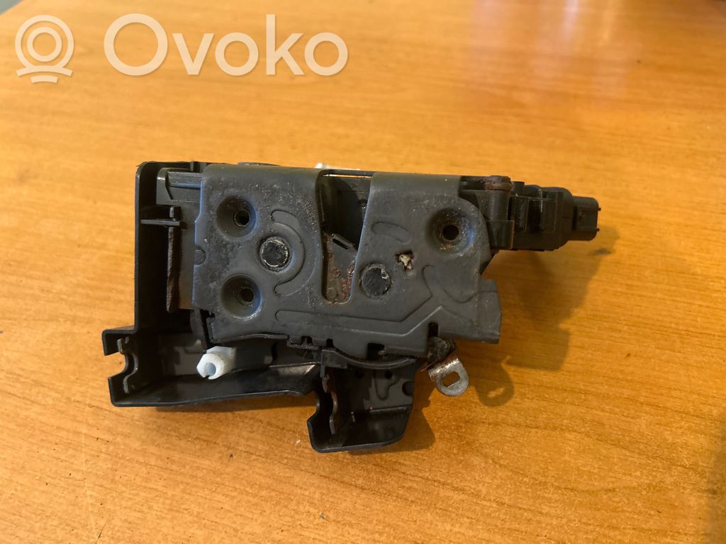 Ford Focus Aizmugurē slēdzene 