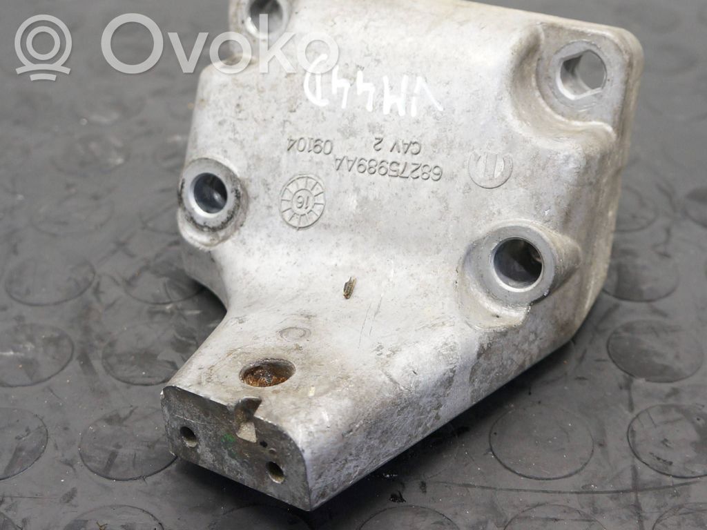 Jeep Grand Cherokee Engine mounting bracket 