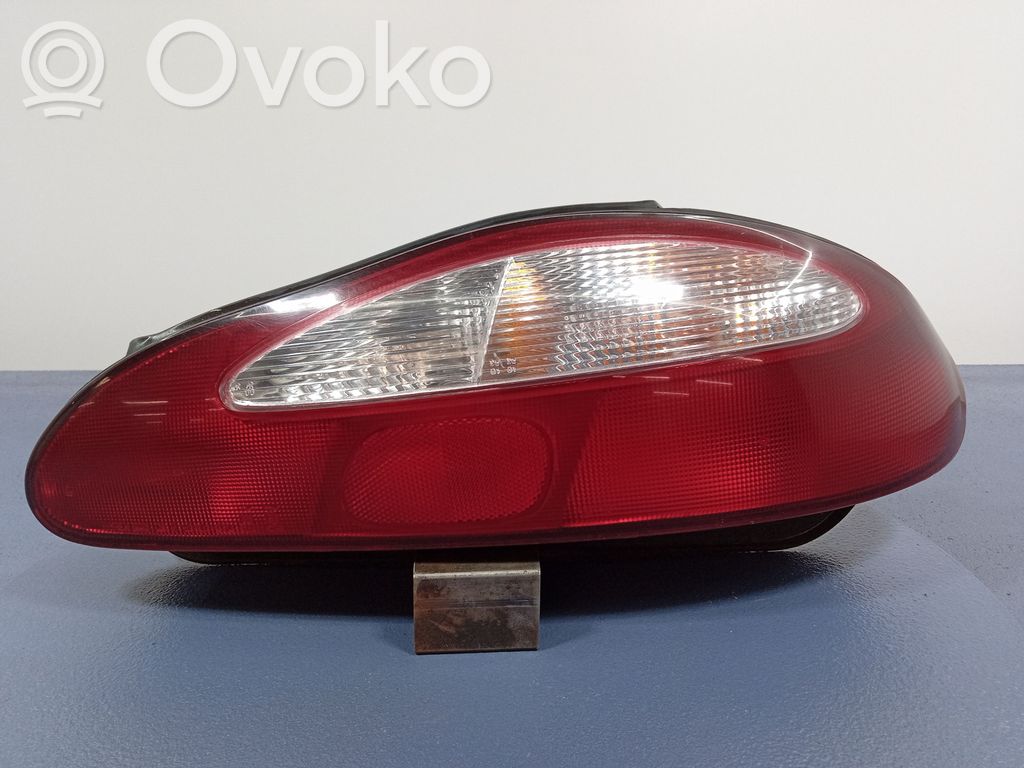 Audi Coupe Aizmugurējais lukturis virsbūvē 