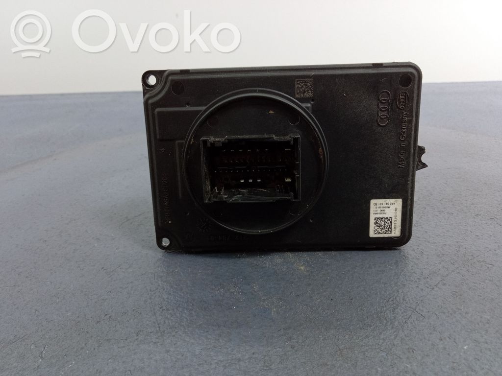 Audi Q7 4M Voltage converter/converter module 