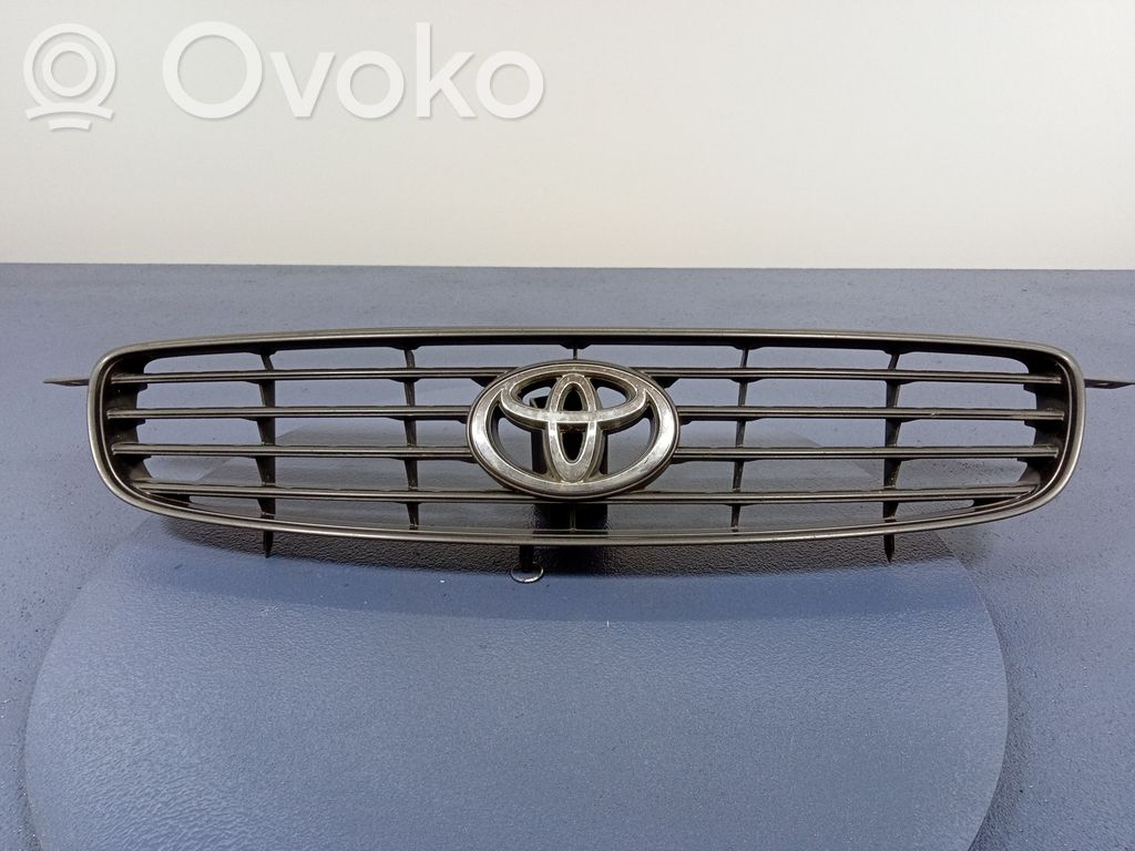 Toyota Corolla E110 Priekšējais režģis 