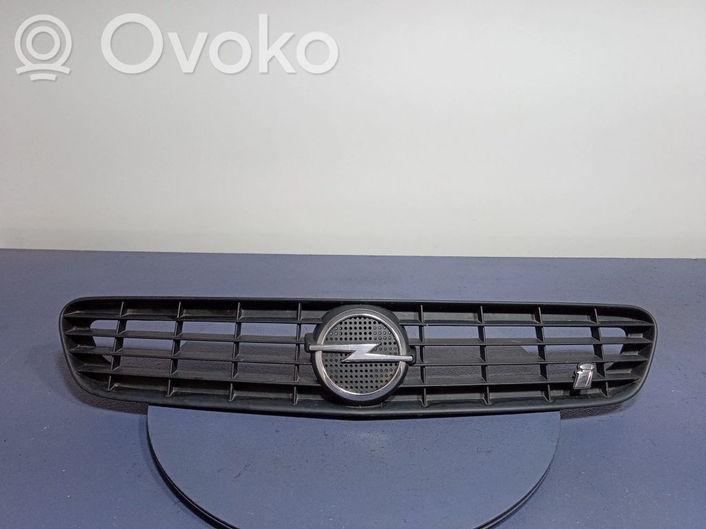 Opel Vectra C Etusäleikkö 
