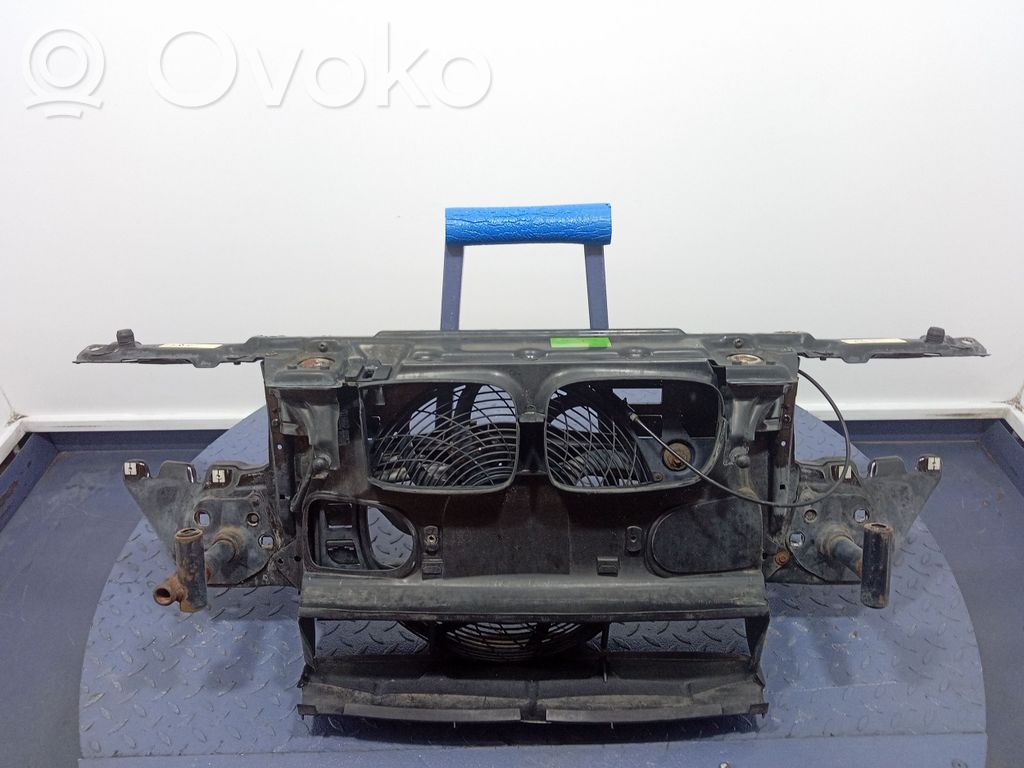 Priekinė kėbulo dalis   8373003,8373003