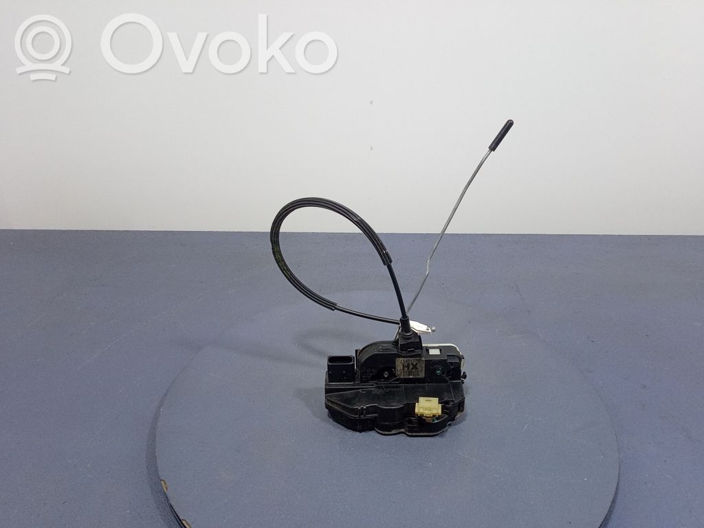 Opel Insignia A Front door lock 