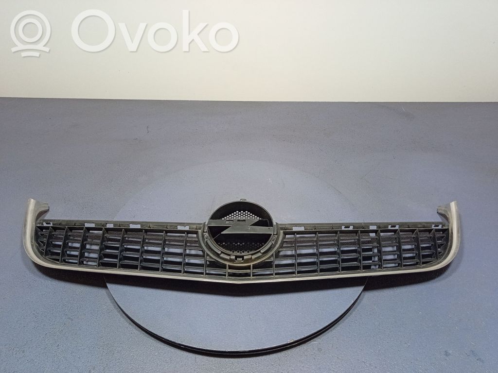 Opel Vectra C Rejilla delantera 