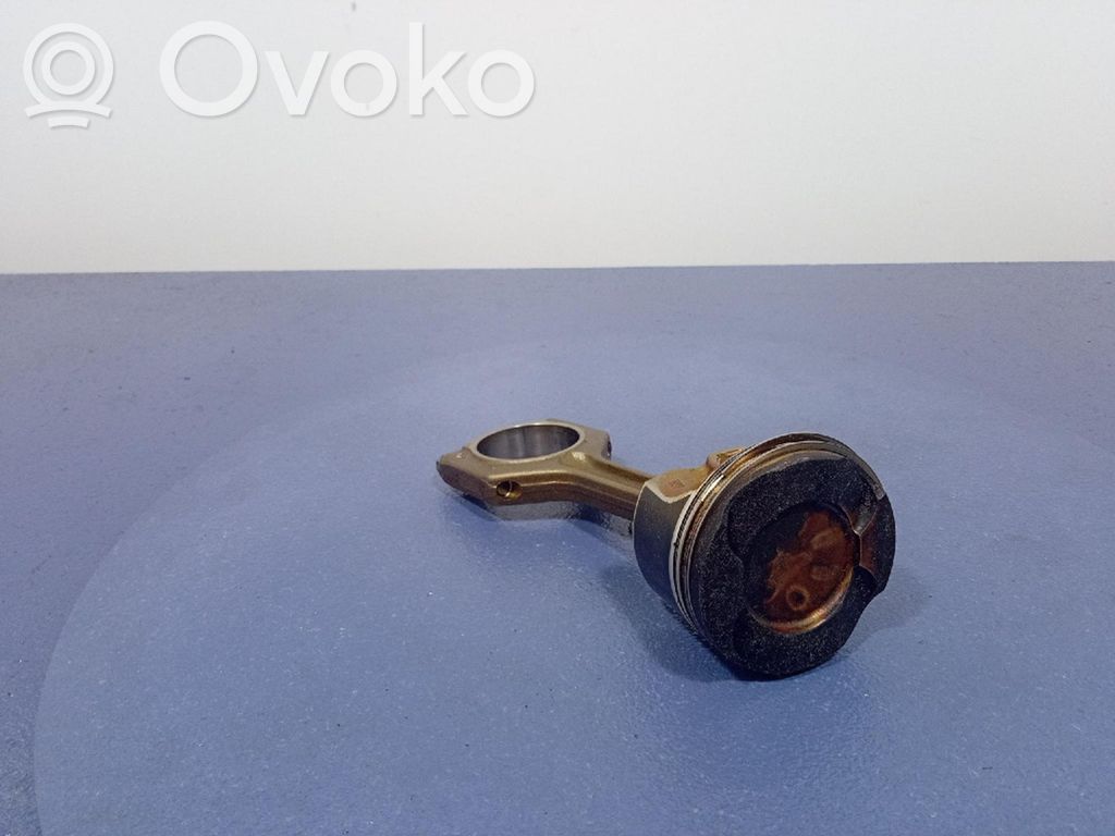 BMW M2 F87 Piston 