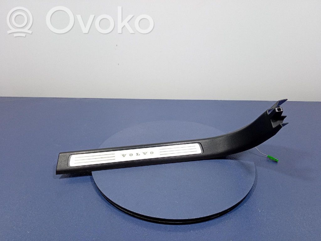 Volvo S90, V90 Marche-pied avant