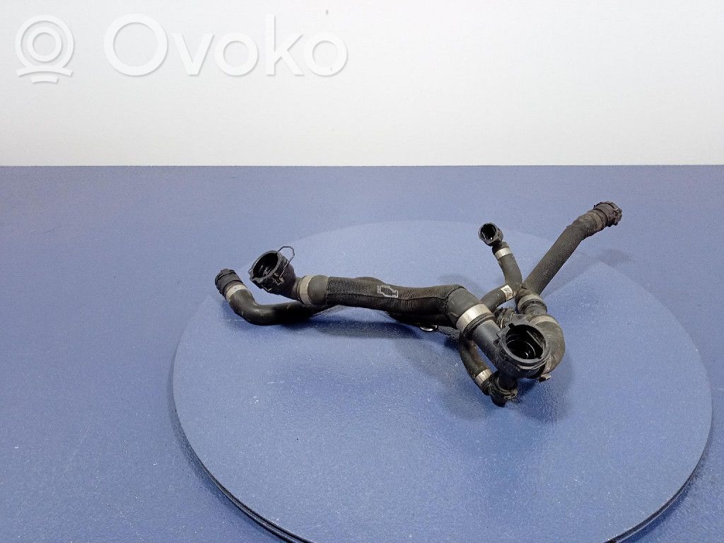 BMW X7 G07 Engine coolant pipe/hose 
