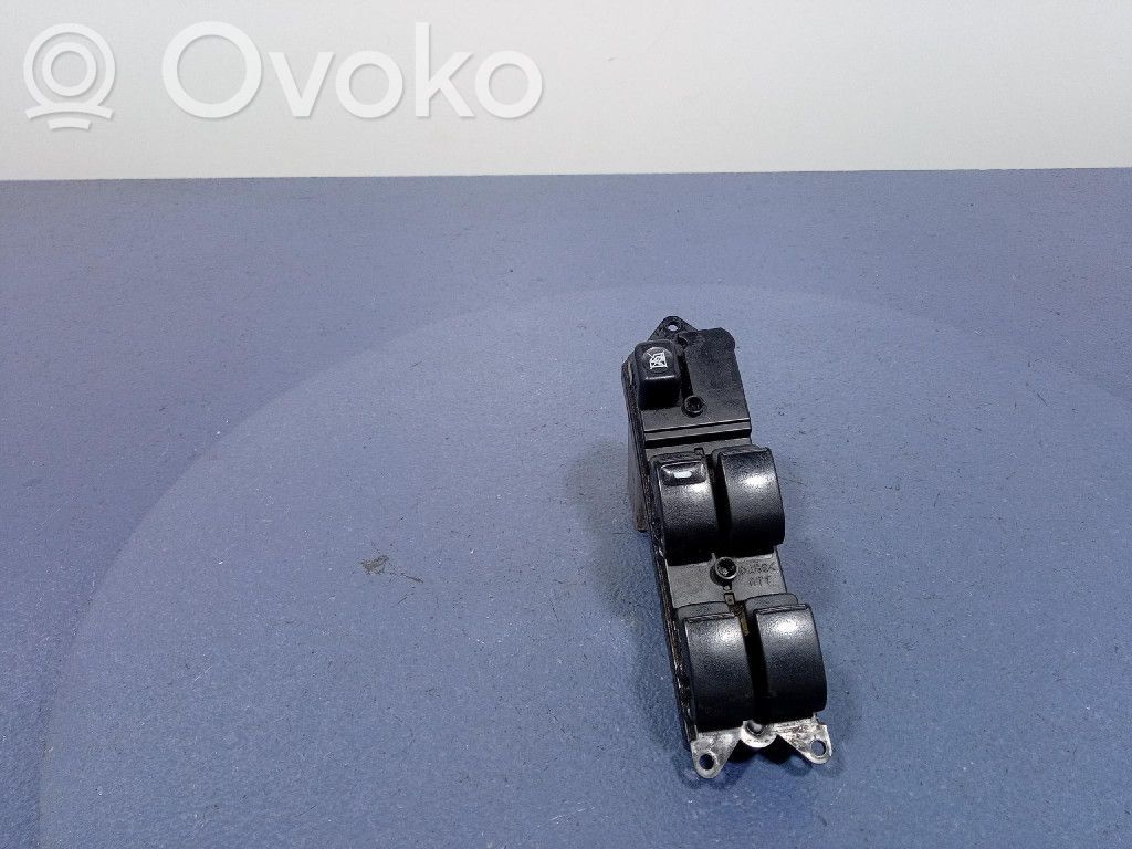 Mitsubishi Grandis Electric window control switch 