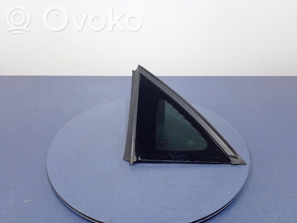 Renault Captur Rear side window 