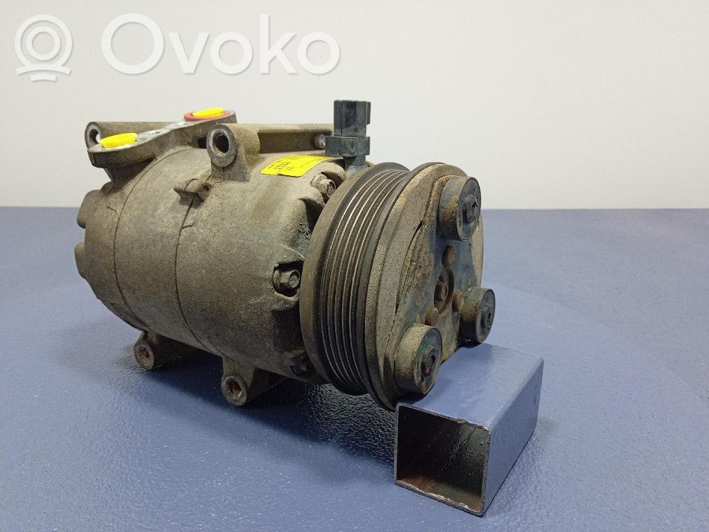 Volvo C30 Ilmastointilaitteen kompressorin pumppu (A/C) 