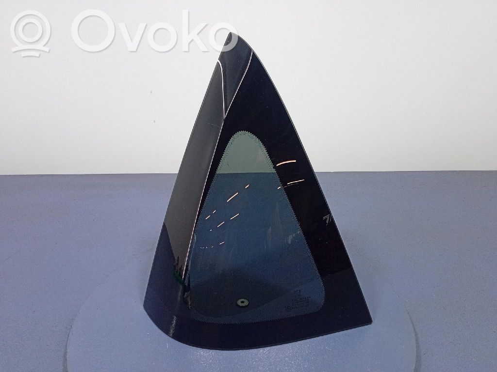 Rear side window