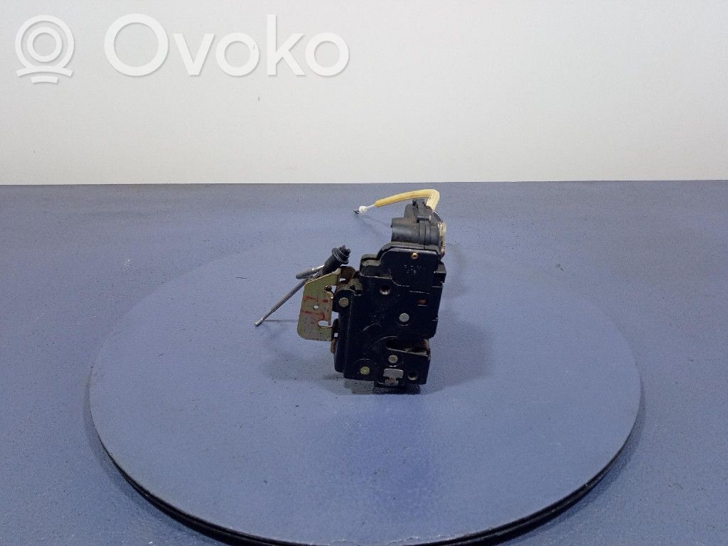Audi A2 Priekšpusē slēdzene 
