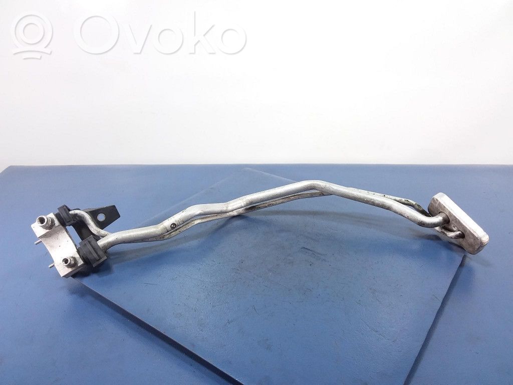 Ilmastointilaitteen putki (A/C)   6945725,6945725