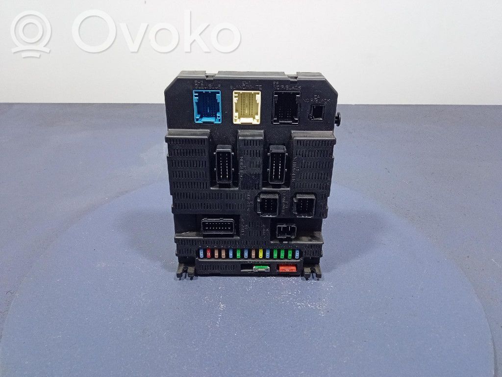Mercedes-Benz E C207 W207 Fuse box set 