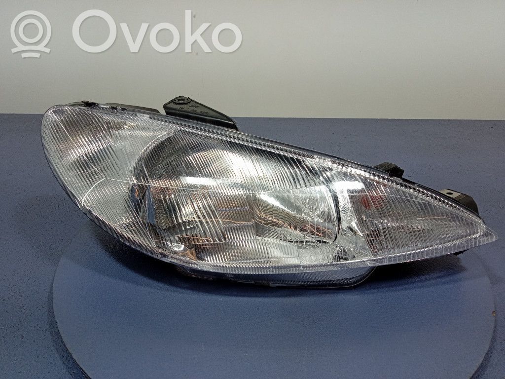 Peugeot 206 CC Lampa przednia 