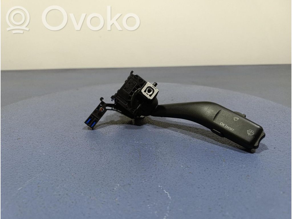 Skoda Octavia Mk2 (1Z) Commodo, commande essuie-glace/phare 