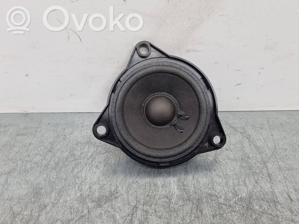 Porsche Cayenne (92A) Panel speaker 