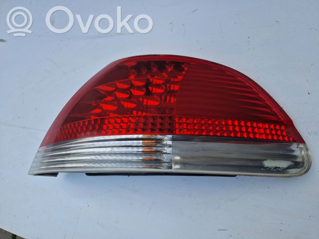 BMW 7 E65 E66 Galinis žibintas kėbule 
