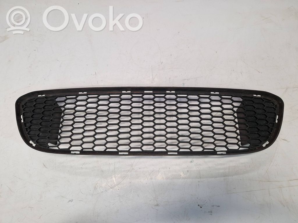 BMW 1 E82 E88 Front bumper lower grill 