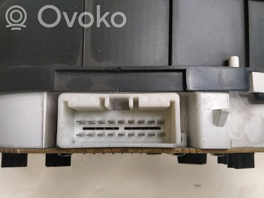 Mazda 323 Speedometer (instrument cluster) 