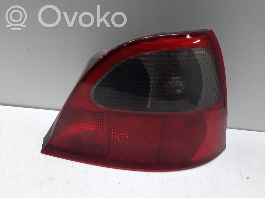 Rover 25 Aizmugurējais lukturis virsbūvē 