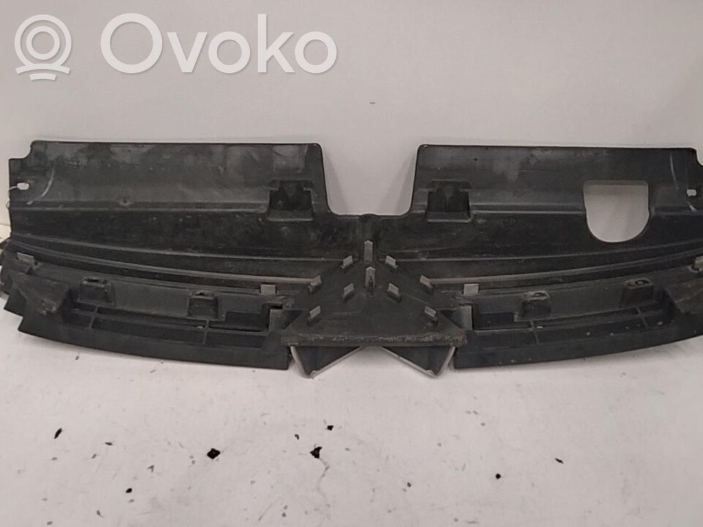 Citroen C5 Priekšējais režģis 