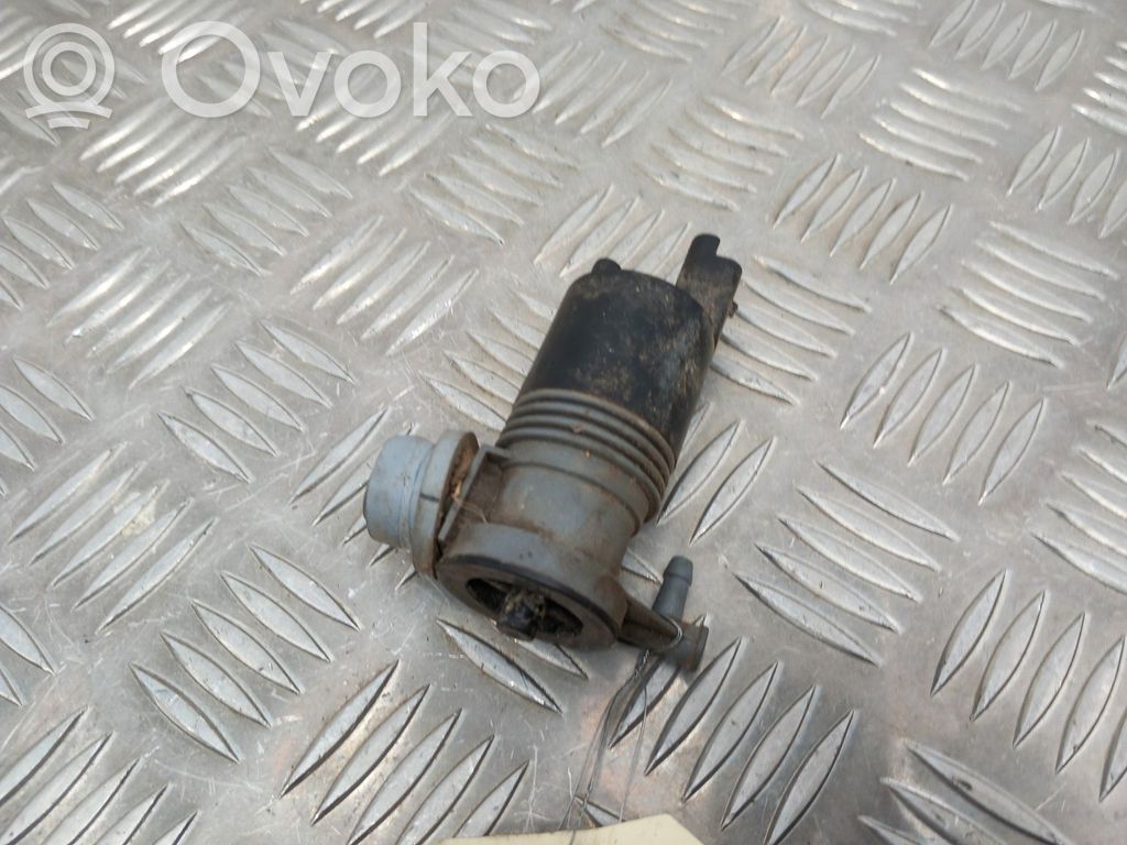 Opel Vivaro Windscreen/windshield washer pump 