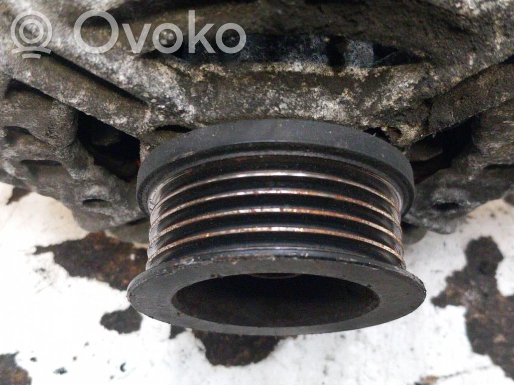Opel Astra H Alternator 