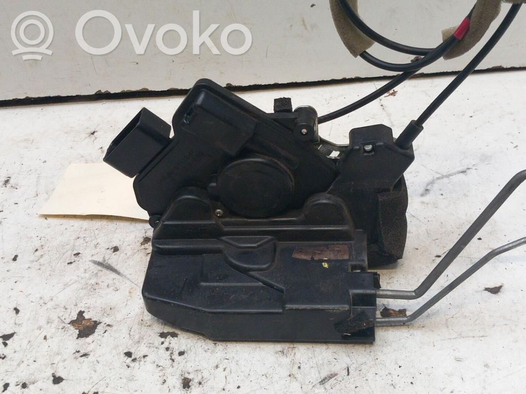 Mazda 5 Front door lock 