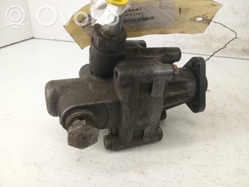 Audi A4 S4 B5 8D Ohjaustehostimen pumppu 